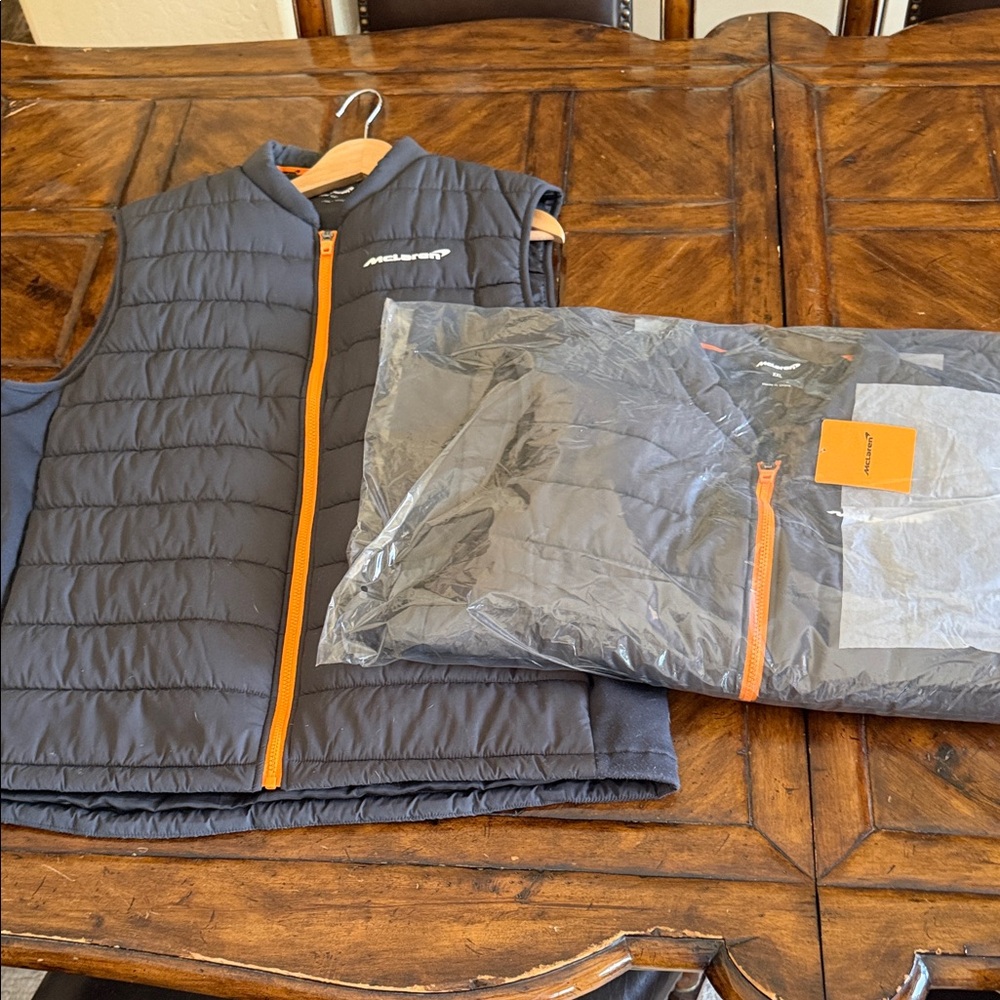 McLaren Puffer Vest - Picture 4 of 8